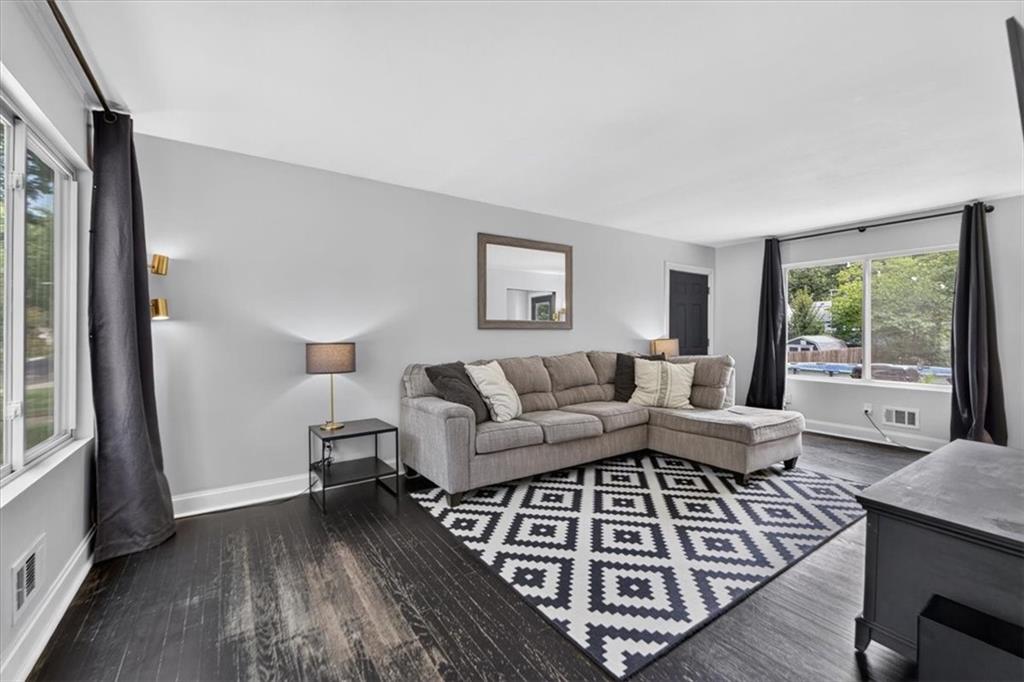 3rd image of 8309 Jarboe St, Kansas City, MO 64114 | MLS# 2635845