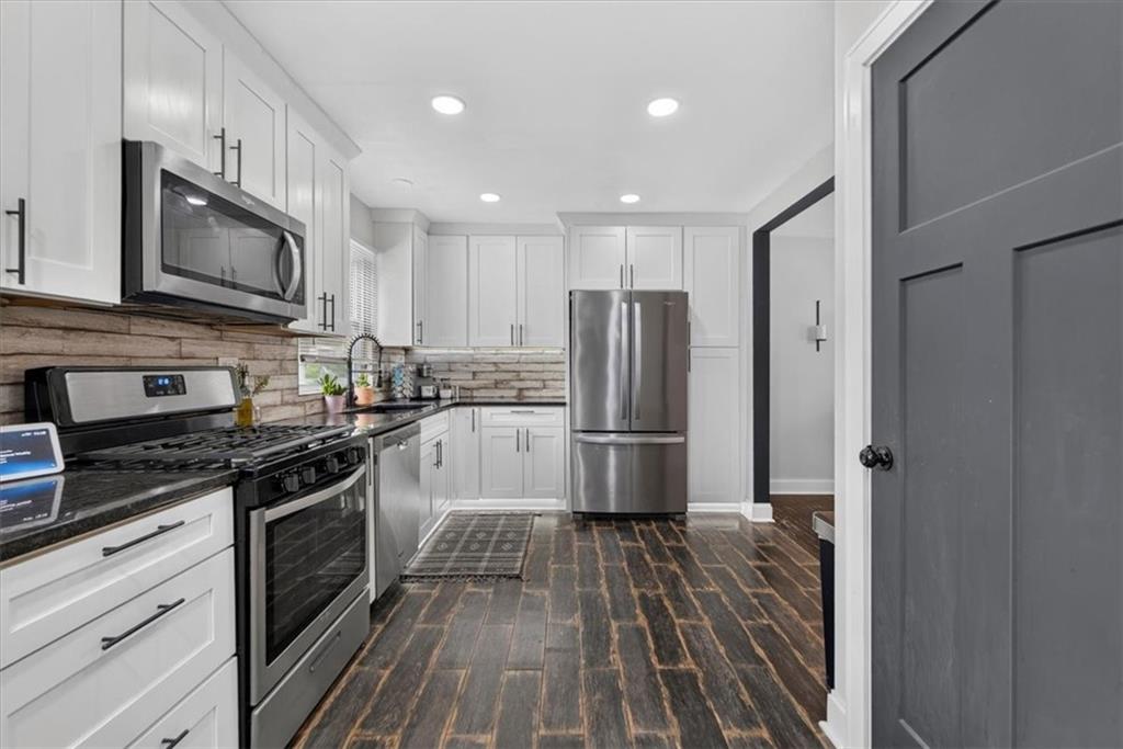 5th image of 8309 Jarboe St, Kansas City, MO 64114 | MLS# 2635845