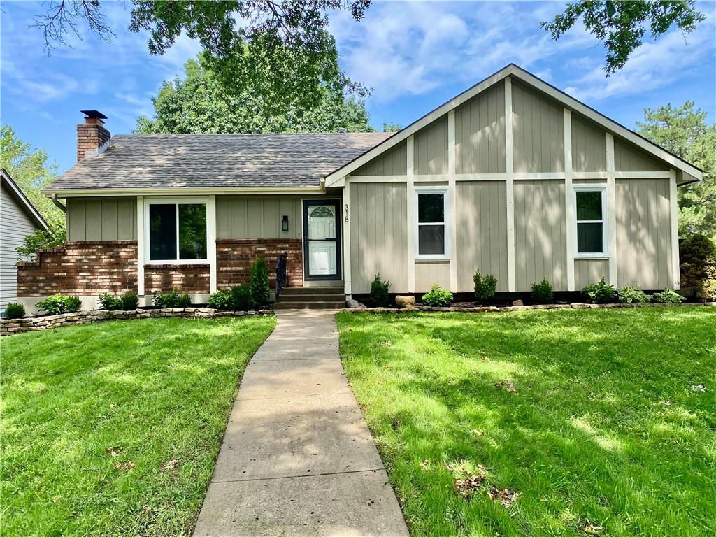 1st image of 318 Ne Colonial Ct, Lees Summit, MO 64064 | MLS# 2635887