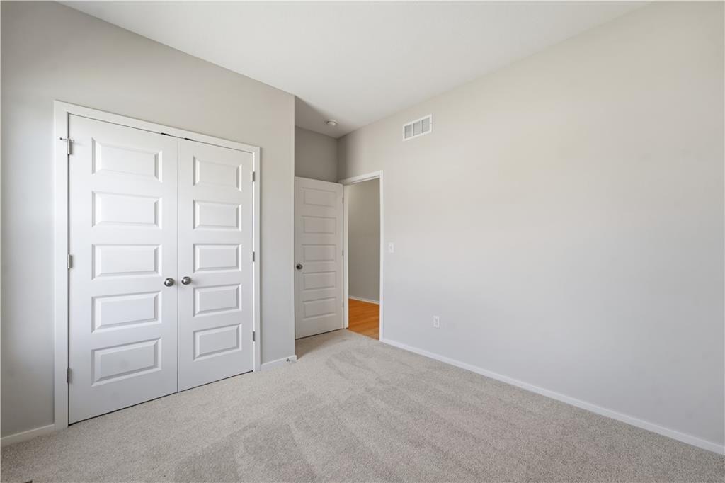 5th image of 1217 Se Windbreak St, Lees Summit, MO 64081 | MLS# 2635888