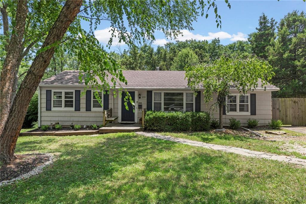 2nd image of 215 E 96th St, Kansas City, MO 64114 | MLS# 2635900