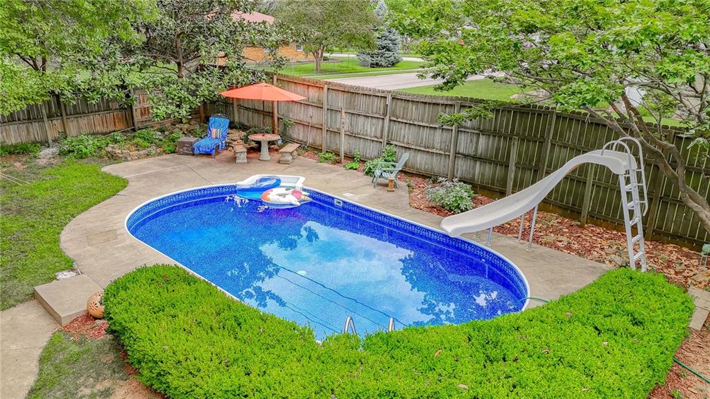 2nd image of 712 Nw 10 St, Blue Springs, MO 64015 | MLS# 2635914