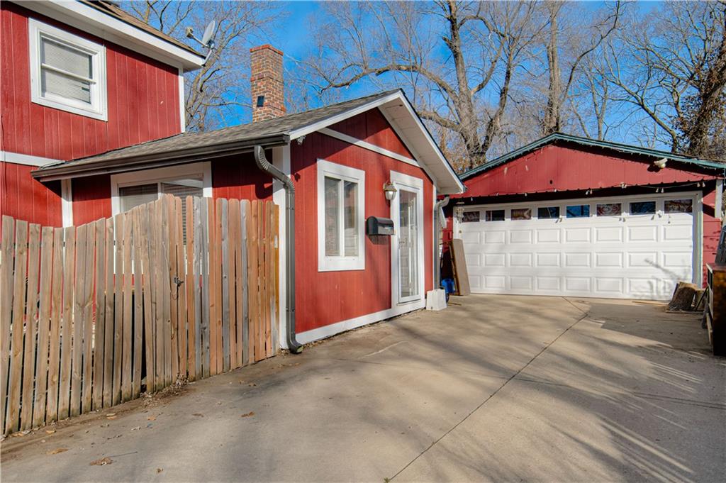 2nd image of 3006 Ne Parvin Rd, Kansas City, MO 64117 | MLS# 2635930