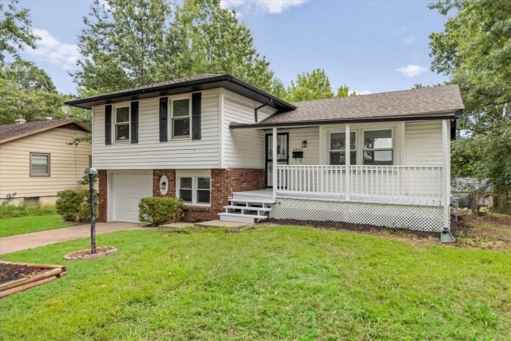 3rd image of 8907 Blue Ridge Blvd, Kansas City, MO 64138 | MLS# 2635932