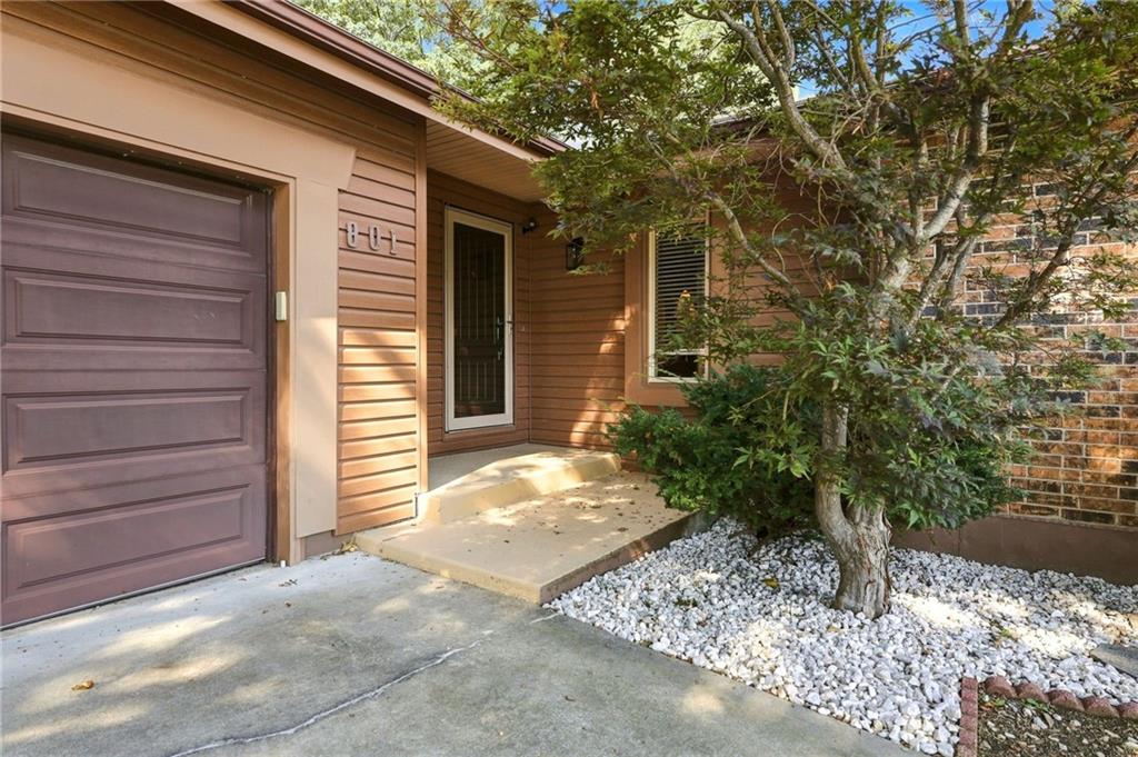 1st image of 801 E Gay St, Warrensburg, MO 64093 | MLS# 2635939