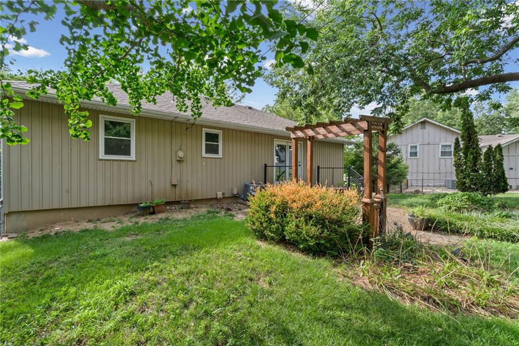 33rd image of 106 N Cleveland Ave, Belton, MO 64012 | MLS# 2635965