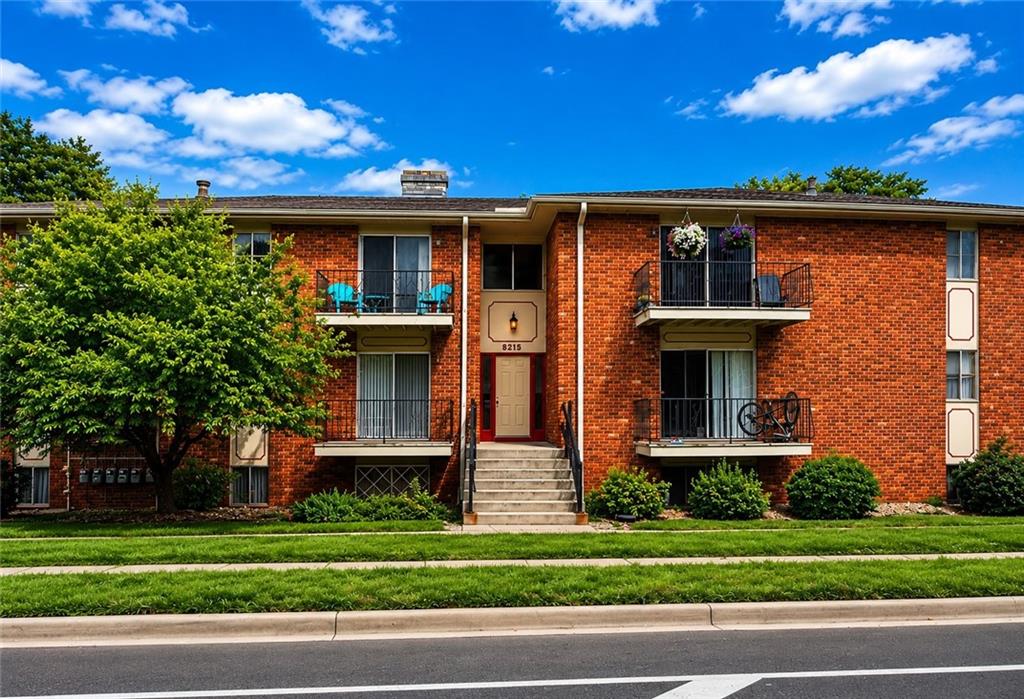 2nd image of 8215 Santa Fe Dr #2, Overland Park, KS 66204 | MLS# 2635979