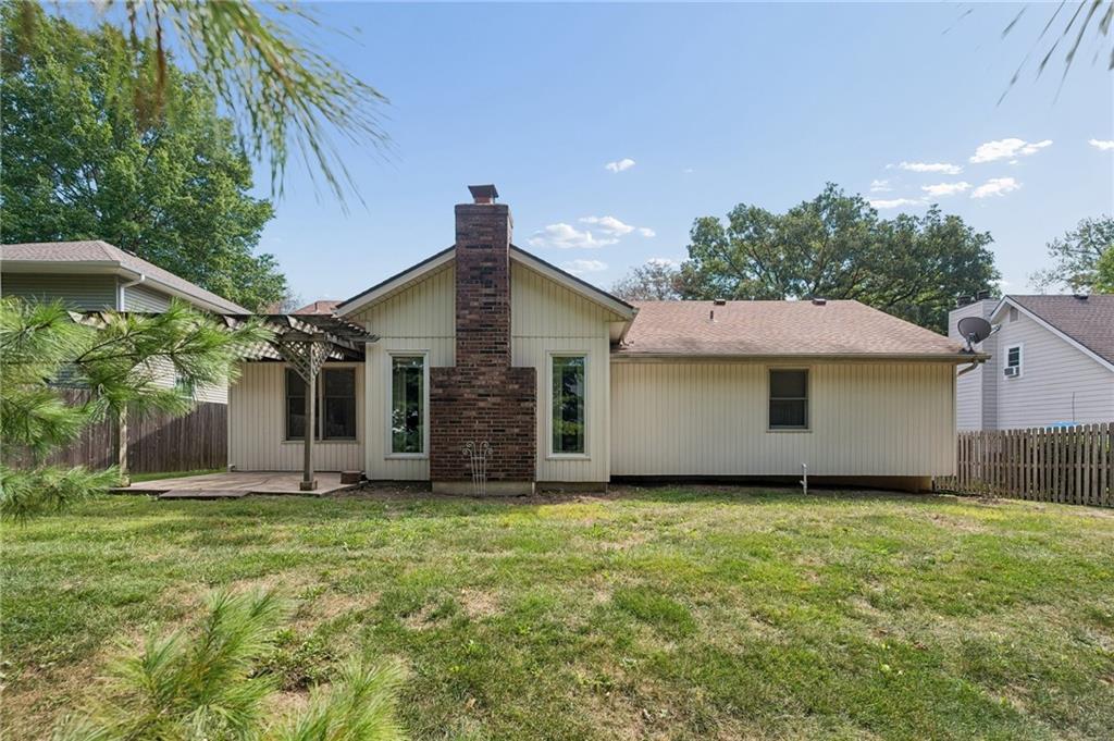 Photo 32 of Sale Pending at 8520 N Campbell St, Kansas City, MO 64155 | MLS# 2636017 | Listing updated on 2026-09-04