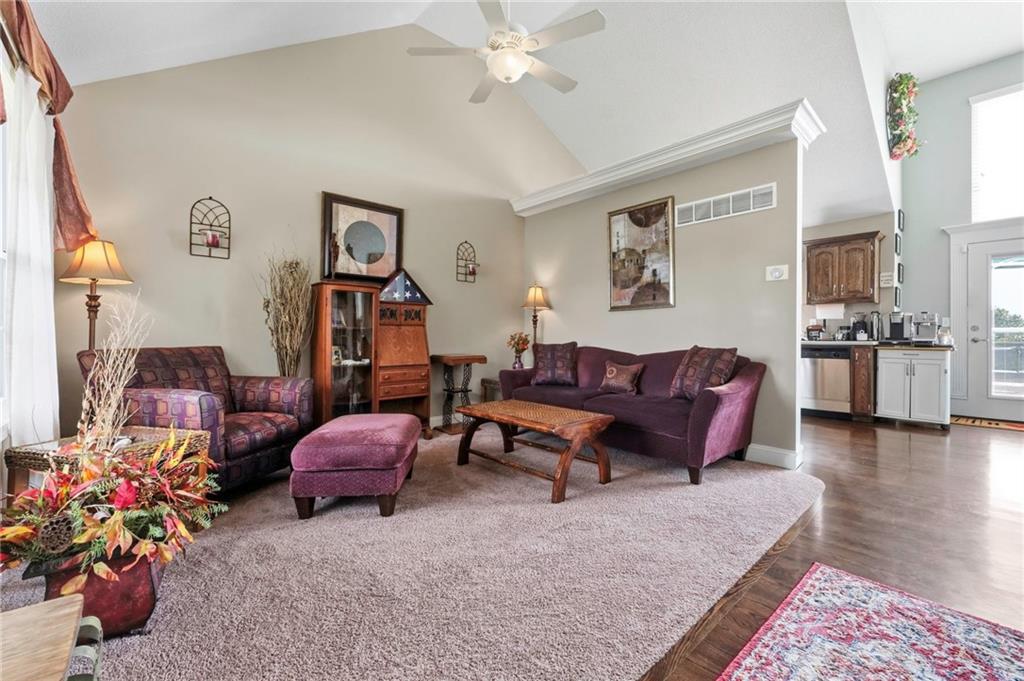 5th image of 519 Holt Dr, Liberty, MO 64068 | MLS# 2636021