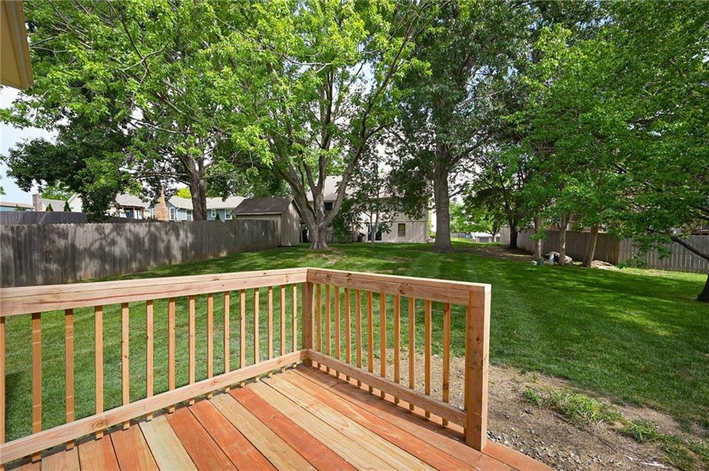 32nd image of 1636 Thames Dr Ne, Lee's Summit, MO 64086 | MLS# 2636023
