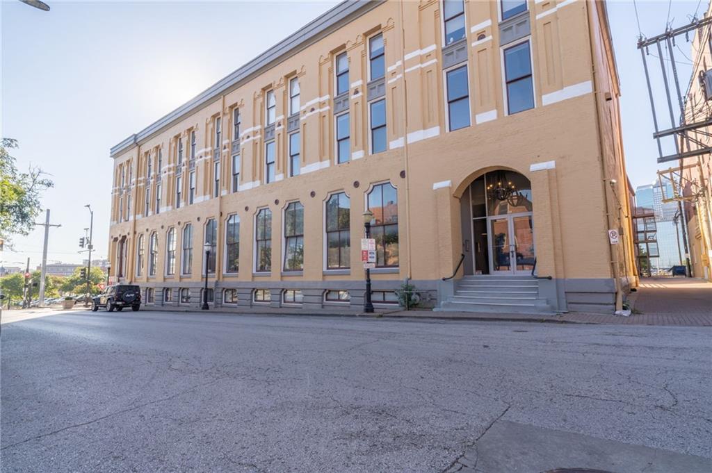 24th image of 113 W 5th St #303, Kansas City, MO 64105 | MLS# 2636038