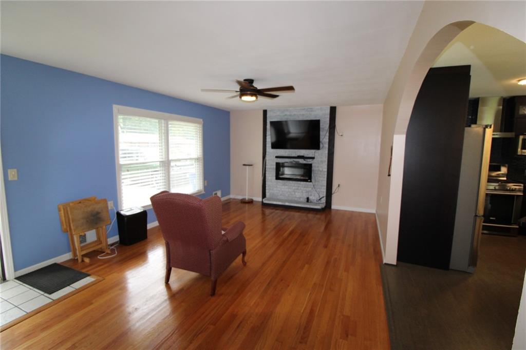 2nd image of 5815 N Tracy Ave, Kansas City, MO 64118 | MLS# 2636042
