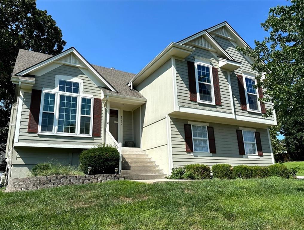 1st image of 125 Nw Whitlock St, Lees Summit, MO 64081 | MLS# 2636050