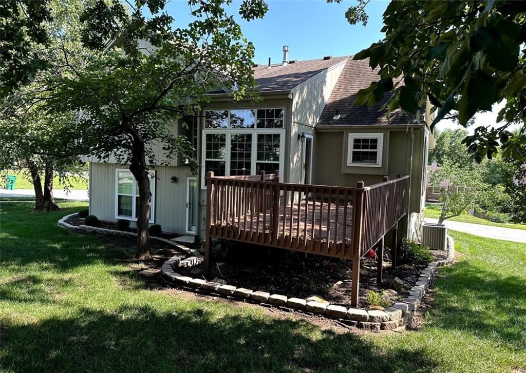 11th image of 125 Nw Whitlock St, Lees Summit, MO 64081 | MLS# 2636050