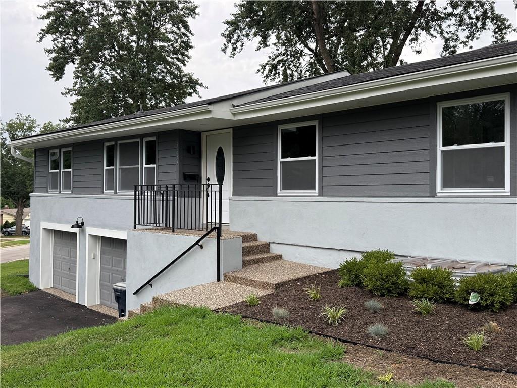 2nd image of 3237 Ne 47th Ter, Kansas City, MO 64117 | MLS# 2636051