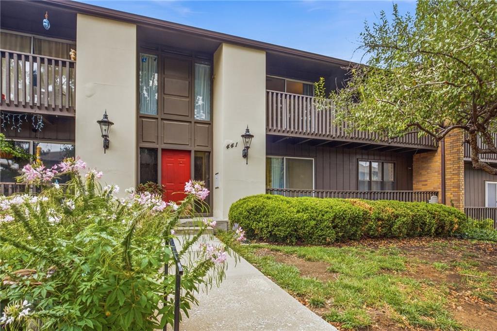 2nd image of 441 W 104th St #D, Kansas City, MO 64114 | MLS# 2636055