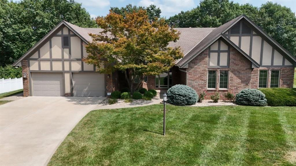 1st image of 2309 Buckingham St, Saint Joseph, MO 64506 | MLS# 2636059