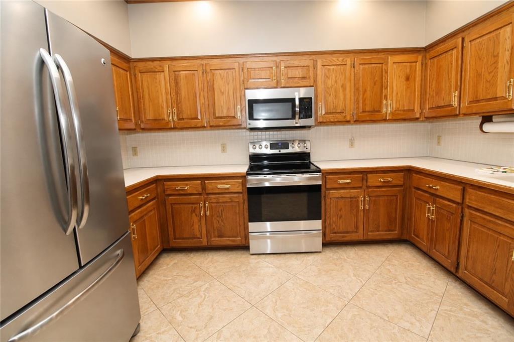 3rd image of 2309 Buckingham St, Saint Joseph, MO 64506 | MLS# 2636059