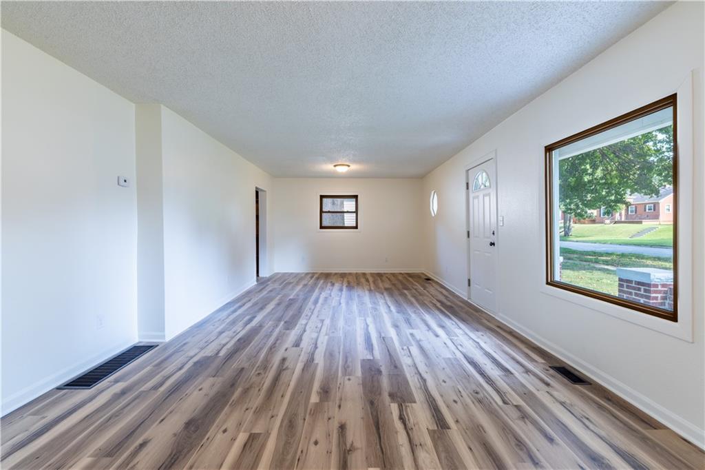 5th image of 3023 Mitchell Ave, St Joseph, MO 64507 | MLS# 2636068