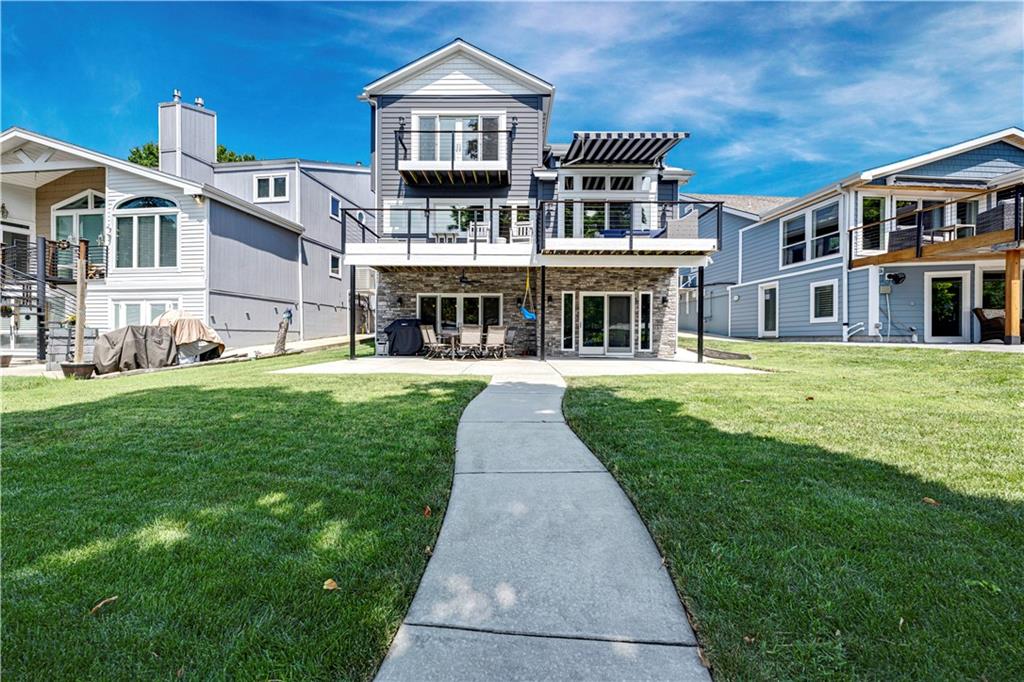 1st image of 2 W St, Lees Summit, MO 64086 | MLS# 2636086