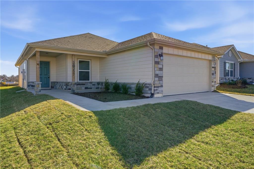 2nd image of 2768 Woodfield Dr, Tonganoxie, KS 66086 | MLS# 2636095