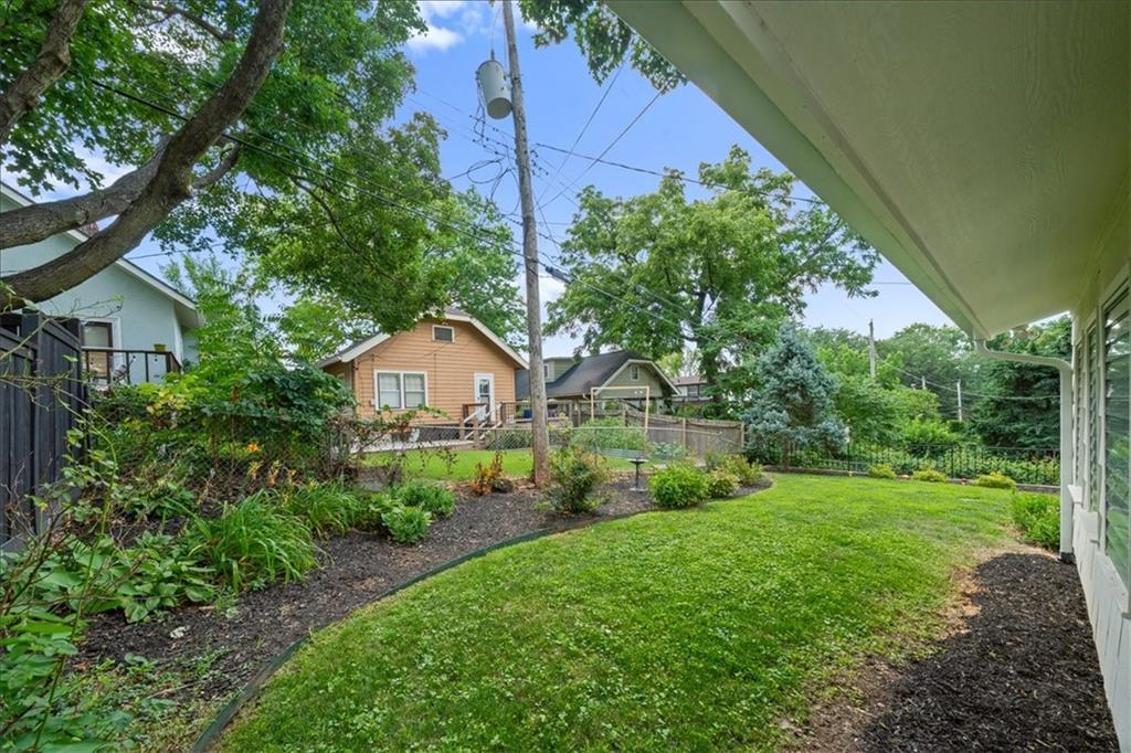 27th image of 4827 Terrace St, Kansas City, MO 64112 | MLS# 2636117