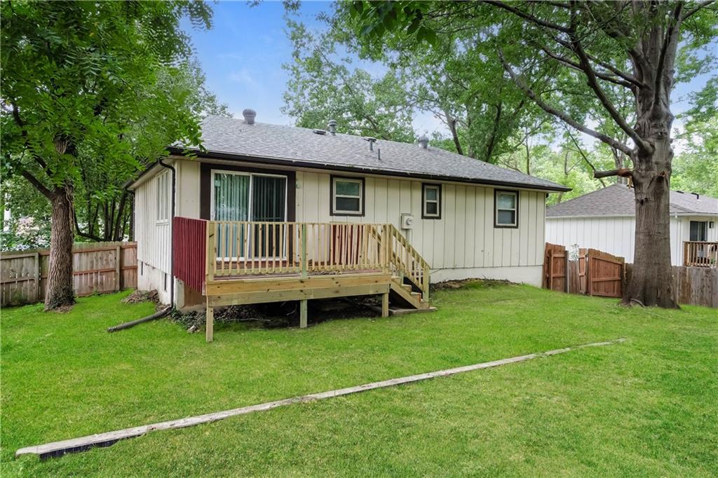 15th image of 209 Valley Dr, Grain Valley, MO 64029 | MLS# 2636137