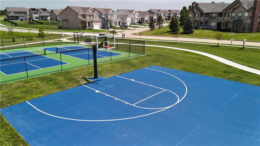 37th image of 1805 Sw Arbormist Dr, Lees Summit, MO 64082 | MLS# 2636146