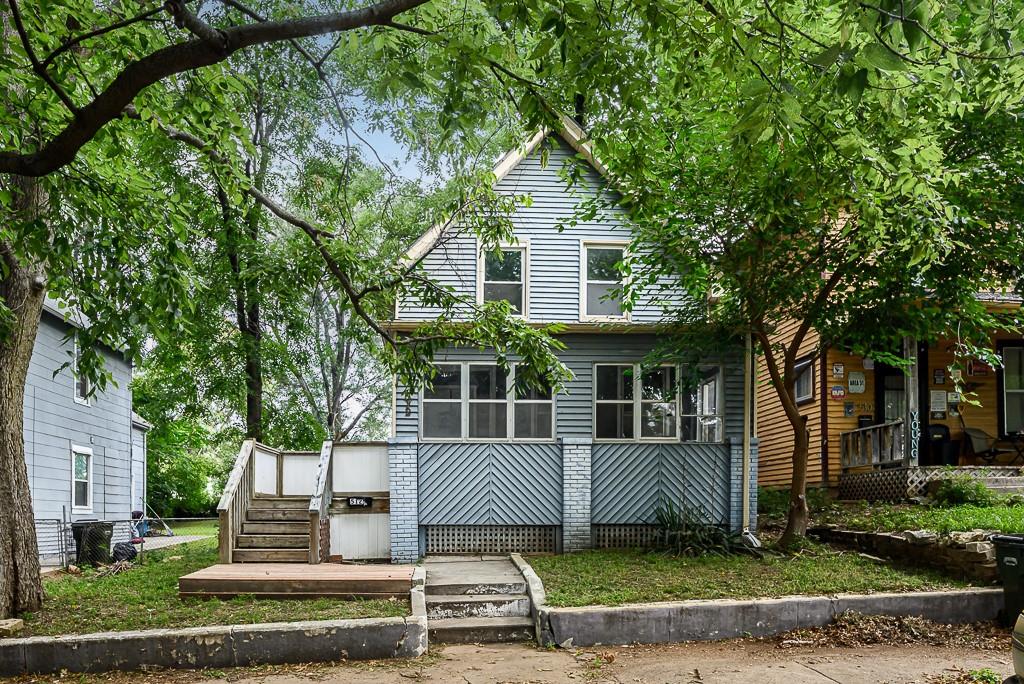 2nd image of 512 Ottawa St, Leavenworth, KS 66048 | MLS# 2636149