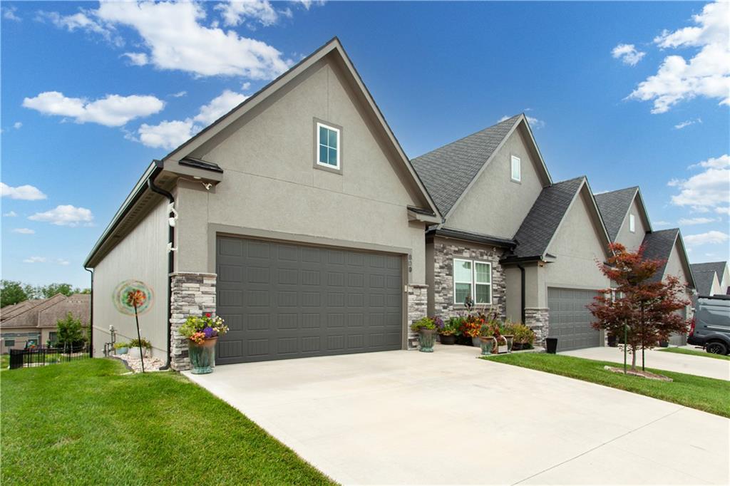 1st image of 809 Ne Algonquin St, Lees Summit, MO 64064 | MLS# 2636166