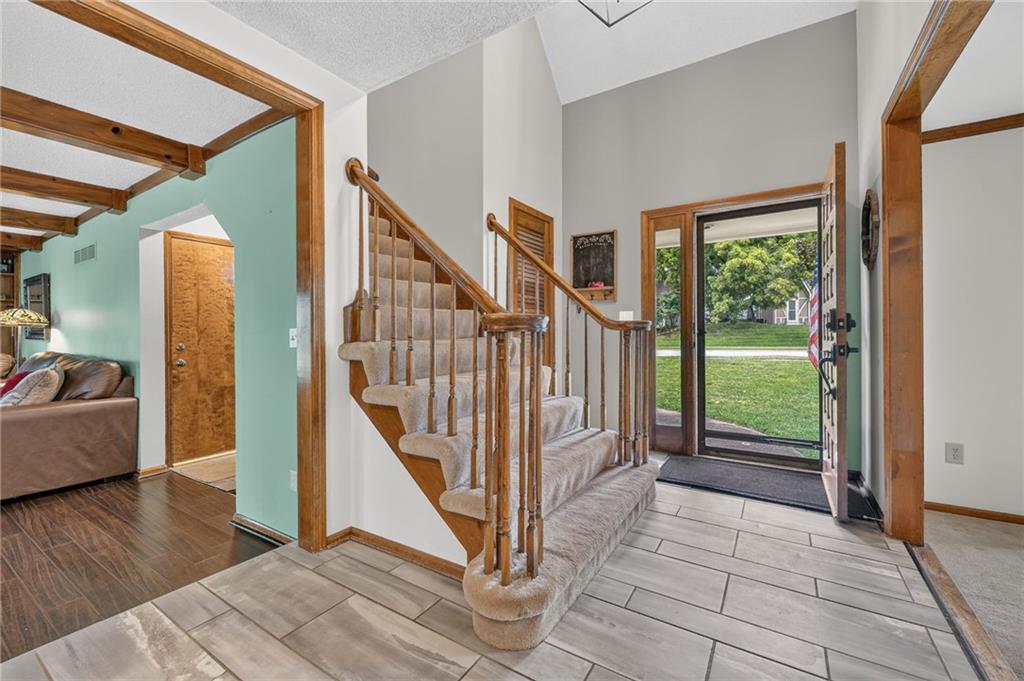 3rd image of 5129 Nw Walden Dr, Kansas City, MO 64151 | MLS# 2636179