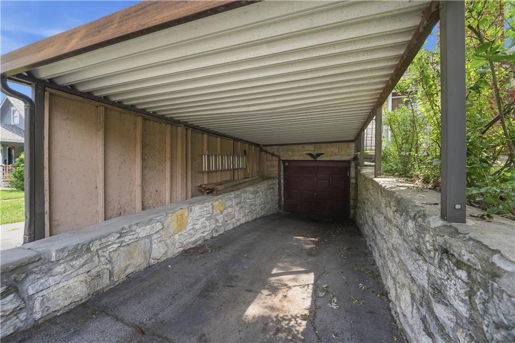 46th image of 4201 Roanoke Rd, Kansas City, MO 64111 | MLS# 2636205