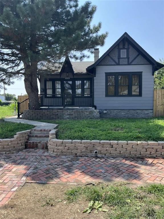 1st image of 2114 S 9th St, St Joseph, MO 64503 | MLS# 2636228