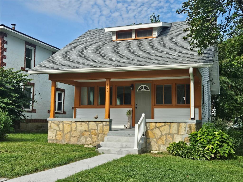 1st image of 304 N College St, Richmond, MO 64085 | MLS# 2636235