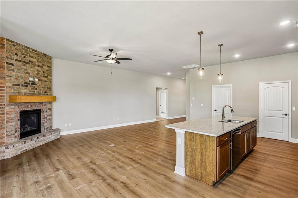 4th image of 1644 N 157Th Ln, Basehor, KS 66007 | MLS# 2636253