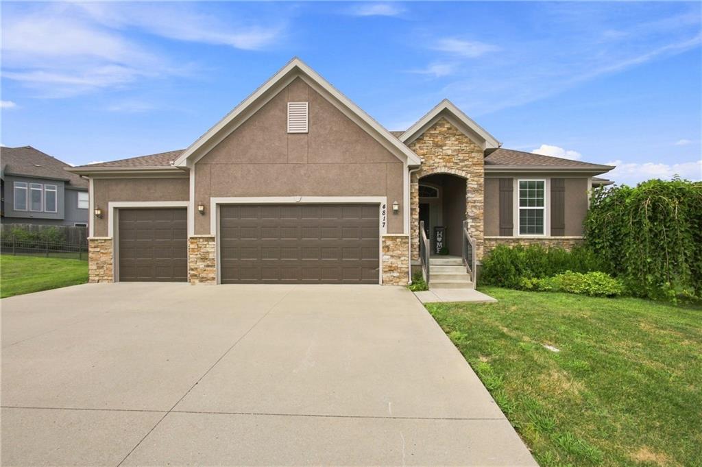 2nd image of 4817 Sw Marguerite St, Blue Springs, MO 64015 | MLS# 2636271