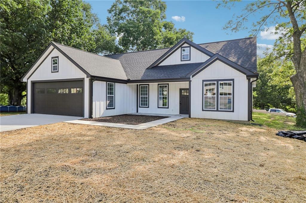 3rd image of 203 Saint Charles St, Holden, MO 64040 | MLS# 2636289