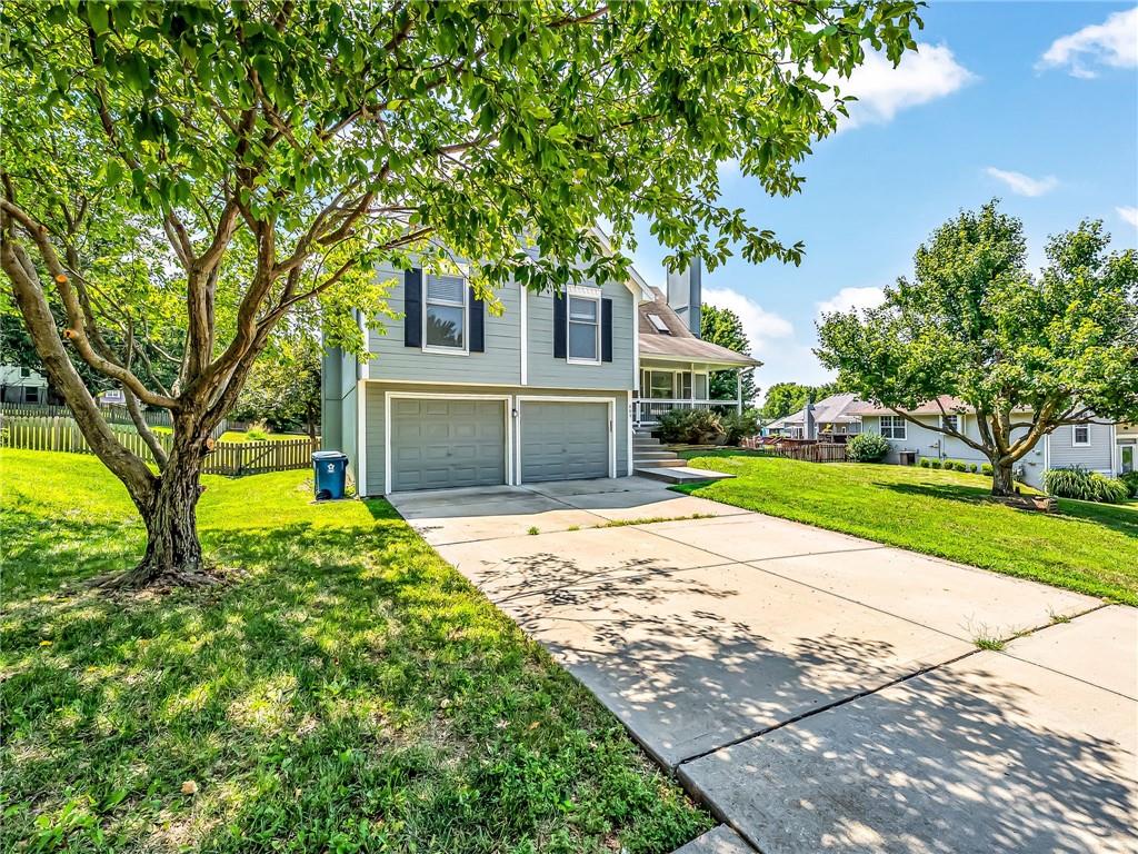 3rd image of 805 Black Oak Dr, Liberty, MO 64068 | MLS# 2636297