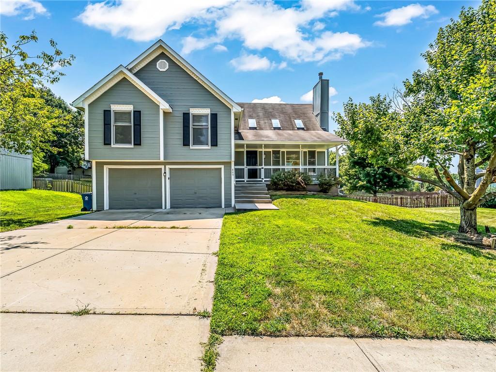 1st image of 805 Black Oak Dr, Liberty, MO 64068 | MLS# 2636297