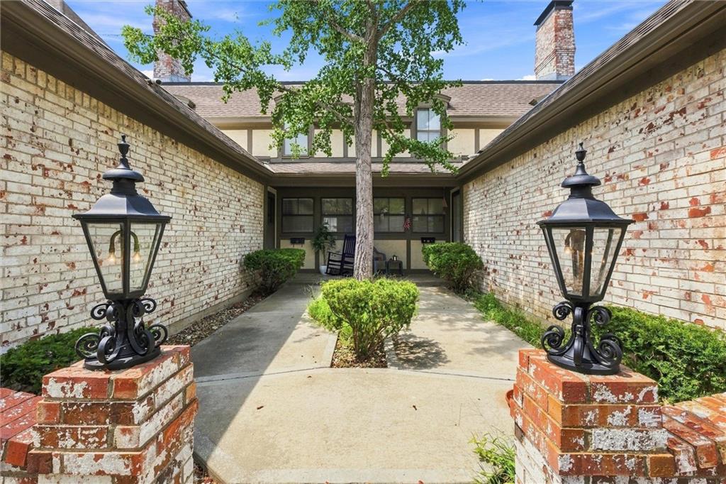 2nd image of 10220 Foster St, Overland Park, KS 66212 | MLS# 2636300
