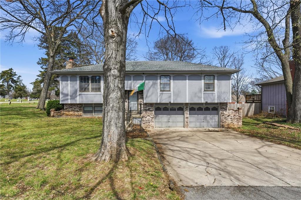 1st image of 11714 W 61st Ter, Shawnee, KS 66203 | MLS# 2636305