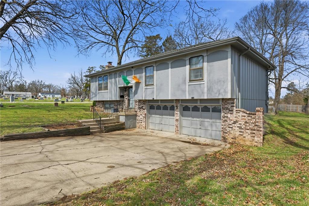2nd image of 11714 W 61st Ter, Shawnee, KS 66203 | MLS# 2636305