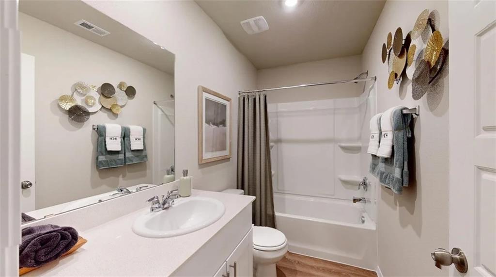 3rd image of 434 Valley View Dr, Tonganoxie, KS 66086 | MLS# 2636308