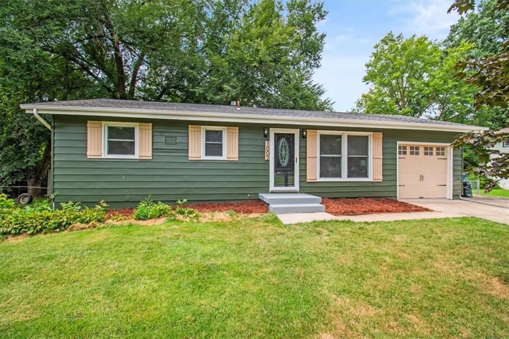 1st image of 1002 S Main St, Liberty, MO 64068 | MLS# 2636335
