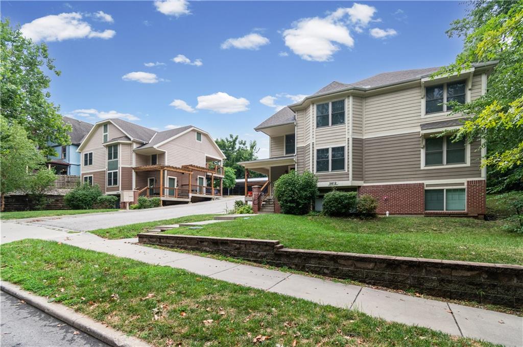 1st image of 3612 Bell St, Kansas City, MO 64111 | MLS# 2636342