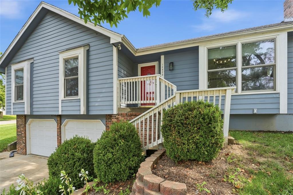 2nd image of 12825 S Arapaho Dr, Olathe, KS 66062 | MLS# 2636348