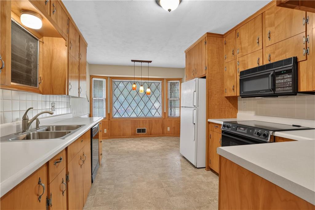 4th image of 3700 Harvard Ave, Independence, MO 64052 | MLS# 2636352
