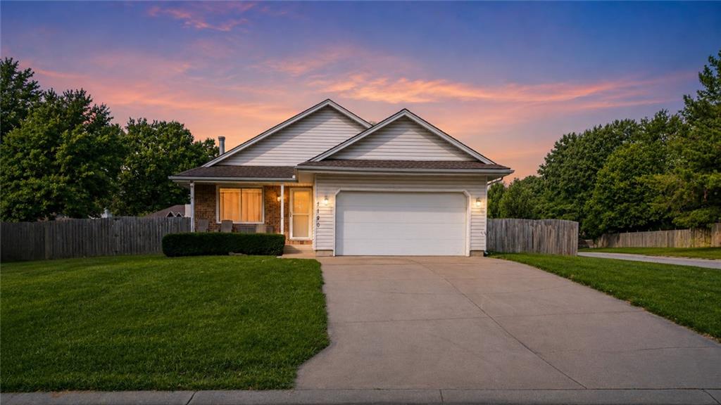 1st image of 1120 Ne Banner Dr, Lees Summit, MO 64086 | MLS# 2636354
