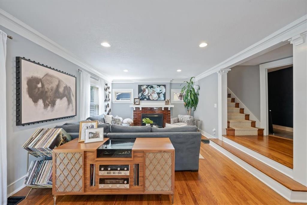 5th image of 11 E Concord Ave, Kansas City, MO 64112 | MLS# 2636365
