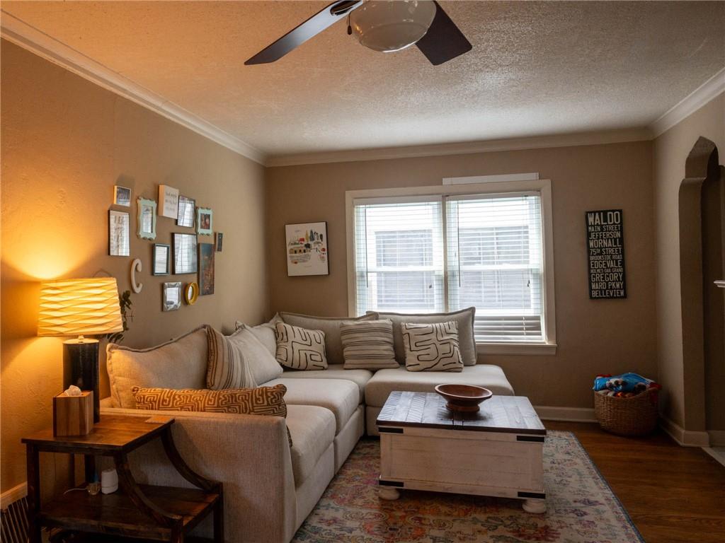 3rd image of 7551 Grand Ave, Kansas City, MO 64114 | MLS# 2636369